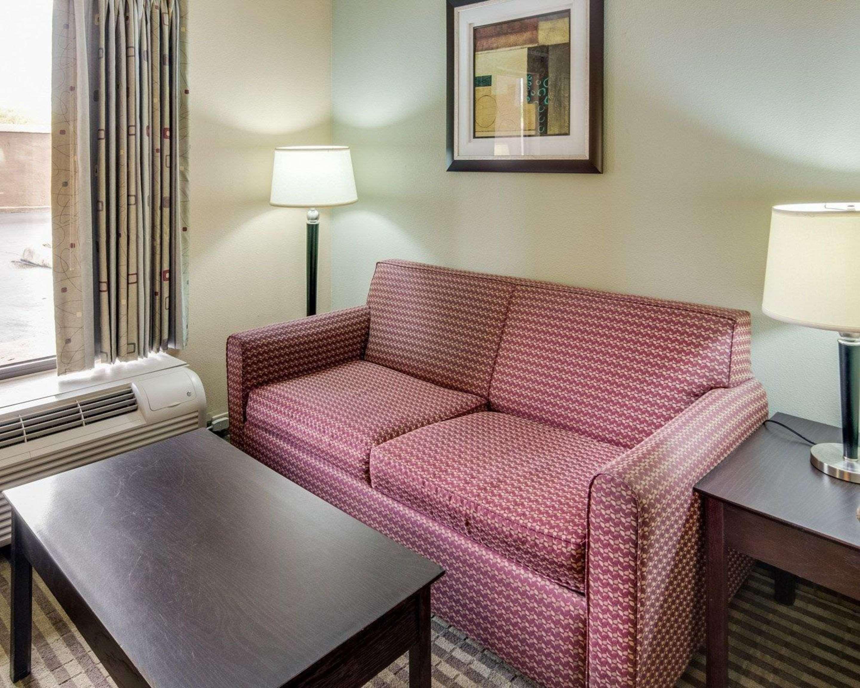 Quality Mt Pleasant Inn 2*